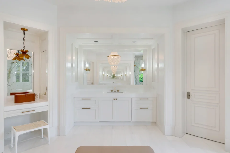 Custom luxury bathroom vanity